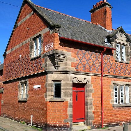 30 Overleigh Road Villa Chester Exterior photo